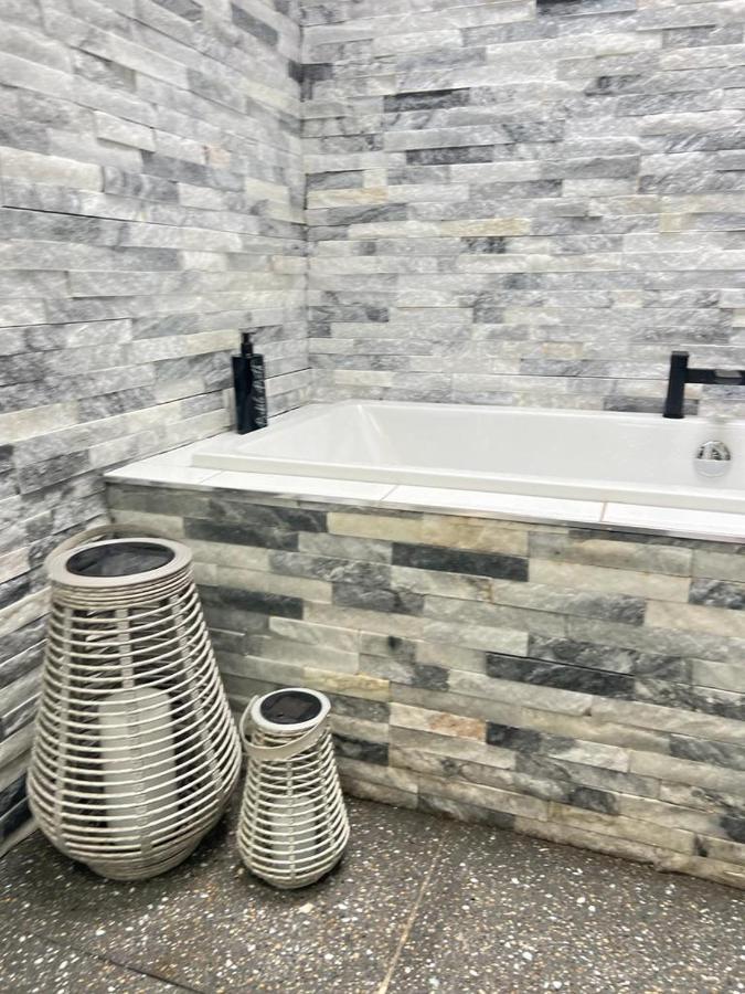 Central Belfast Modern Apartment Great Location Free Parking エクステリア 写真